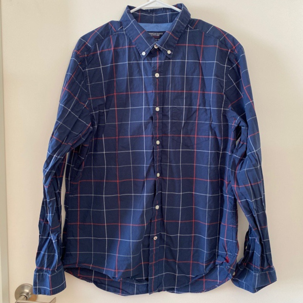 American Eagle long sleeve button down shirt